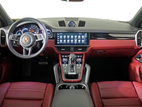 Certified 2023 Porsche Cayenne AWD/4WD image 23