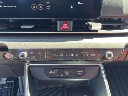 New 2026 Kia Carnival EX FWD image 31