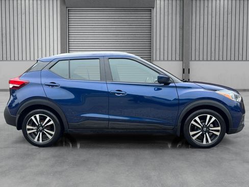 Used 2018 Nissan Kicks SV FWD image 30
