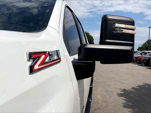 Used 2024 Chevrolet Silverado 2500 LT image 9