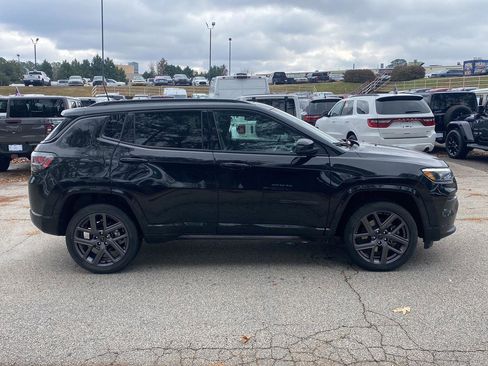 Certified 2025 Jeep Compass Limited w/ High Altitude Package image 4