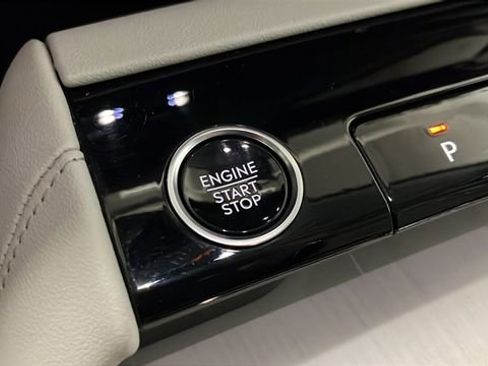 Used 2025 Lincoln Navigator Reserve image 23