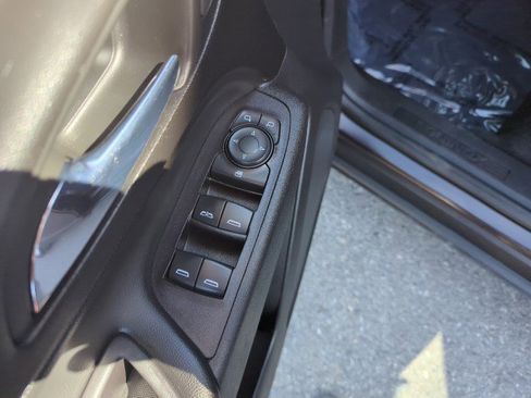 Used 2020 Chevrolet Equinox LT image 8