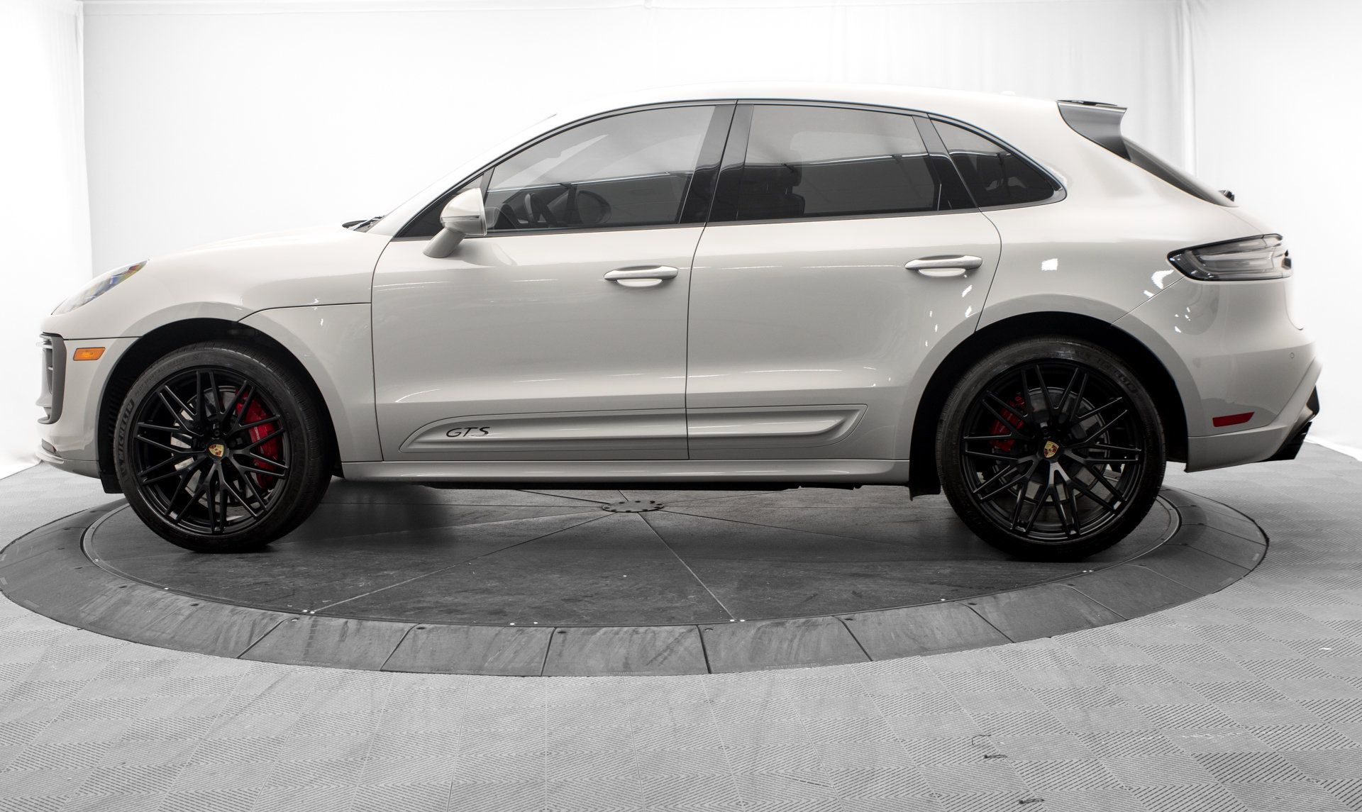 Used 2023 Porsche Macan GTS w/ Premium Package Plus AWD/4WD image 6
