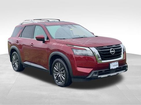 Certified 2023 Nissan Pathfinder SL w/ SL Premium Package AWD/4WD image 3