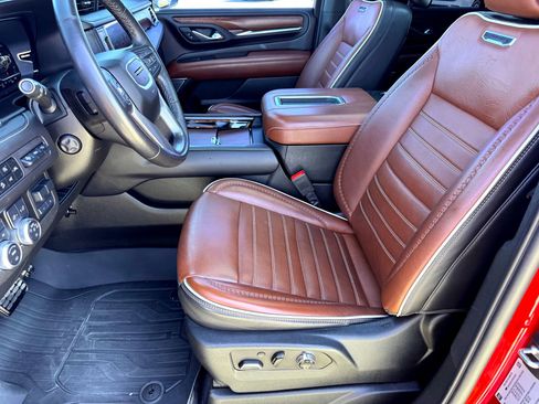 Used 2023 GMC Yukon Denali Ultimate image 12