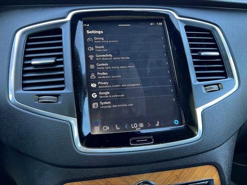 Used 2023 Volvo XC90 T8 Core image 39