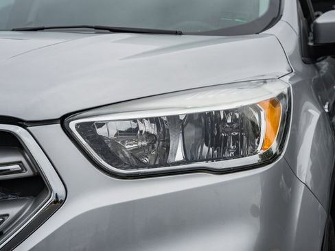 Used 2018 Ford Escape SE image 11