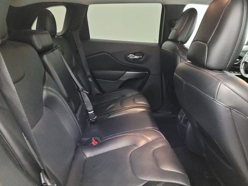 Used 2020 Jeep Cherokee Limited image 19