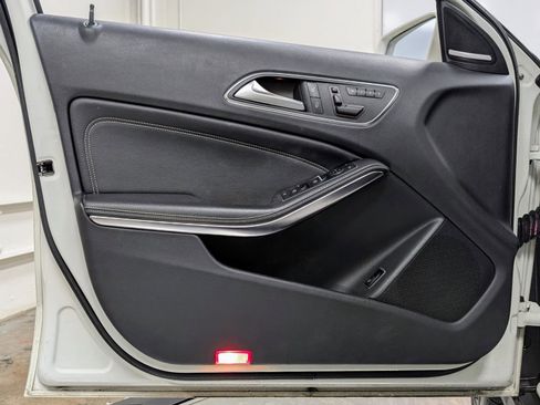 Used 2017 Mercedes-Benz GLA 250 4MATIC image 14