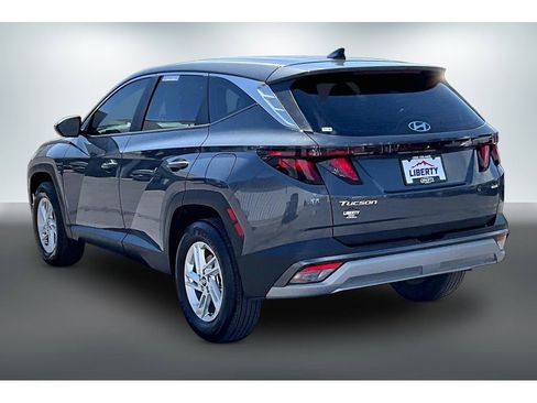Used 2025 Hyundai Tucson SE AWD/4WD image 4