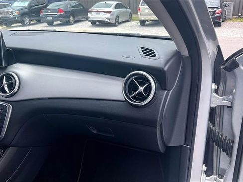 Used 2015 Mercedes-Benz GLA 250 4MATIC image 22