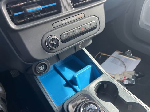 New 2025 Ford Maverick XLT w/ XLT Luxury Package image 17