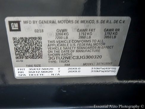 Used 2018 GMC Sierra 1500 SLT w/ Suspension Package, Off-Road AWD/4WD image 34