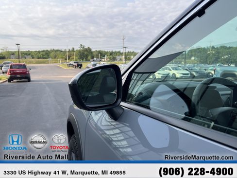 Used 2025 Nissan Rogue SV AWD/4WD image 5