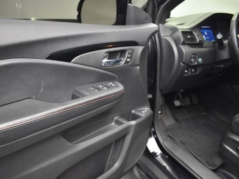 Used 2020 Honda Pilot Black Edition image 11