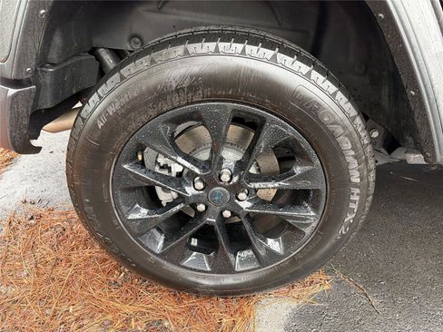 Used 2025 Jeep Wrangler Sahara w/ Safety Group image 12