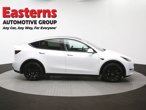 Used 2022 Tesla Model Y Long Range AWD/4WD image 41