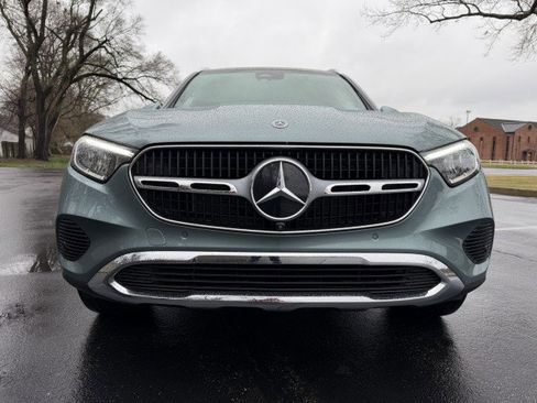 Used 2025 Mercedes-Benz GLC 300 4MATIC image 2