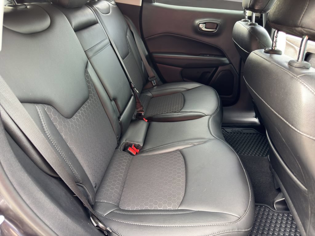Used 2019 Jeep Compass Latitude AWD/4WD image 35