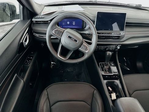 Certified 2025 Jeep Compass Trailhawk w/ Trailhawk Elite Group image 33