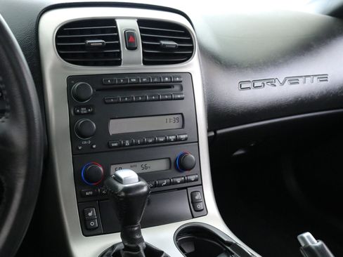 Used 2005 Chevrolet Corvette Convertible w/ Preferred Equipment Group image 16