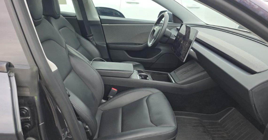Used 2025 Tesla Model 3 Long Range RWD image 5