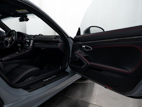 Certified 2025 Porsche 718 Cayman GTS RWD image 26