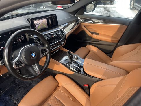 Used 2022 BMW 530i xDrive w/ M Sport Package image 16