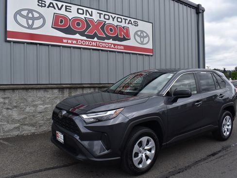 Certified 2025 Toyota RAV4 LE AWD/4WD image 1