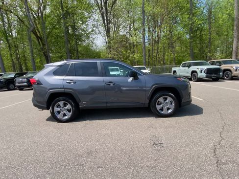 Used 2025 Toyota RAV4 LE AWD/4WD image 13
