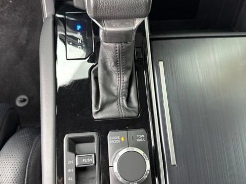 Used 2024 Toyota Tundra Platinum AWD/4WD image 19