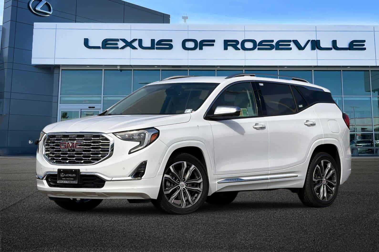 Used 2020 GMC Terrain Denali w/ Denali Premium Package FWD image 1