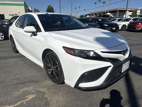 Used 2021 Toyota Camry SE FWD image 8