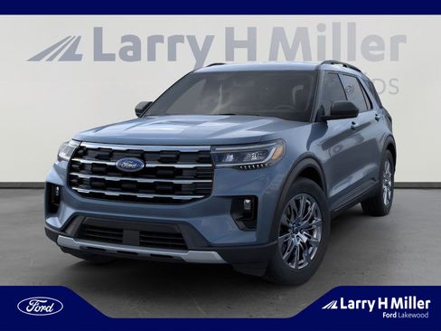 New 2026 Ford Explorer Active w/ Active Comfort Package image 2