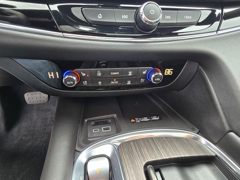 Used 2023 Buick Enclave Avenir w/ Avenir Technology Package image 25