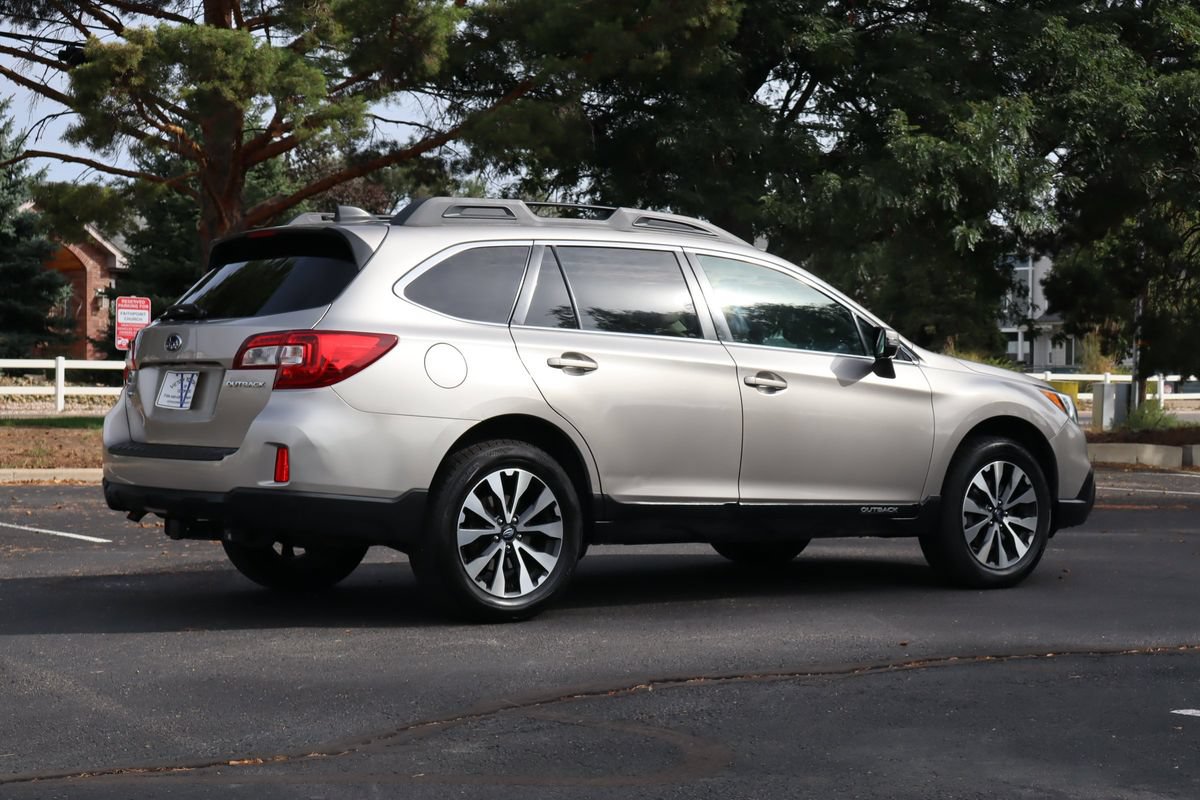 Used 2016 Subaru Outback 2.5i Limited AWD/4WD image 5