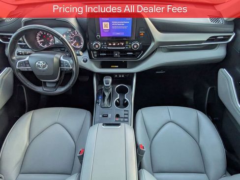 Certified 2024 Toyota Highlander XLE FWD image 17