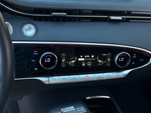 Used 2023 Genesis GV70 2.5T w/ Sport Prestige Package image 15