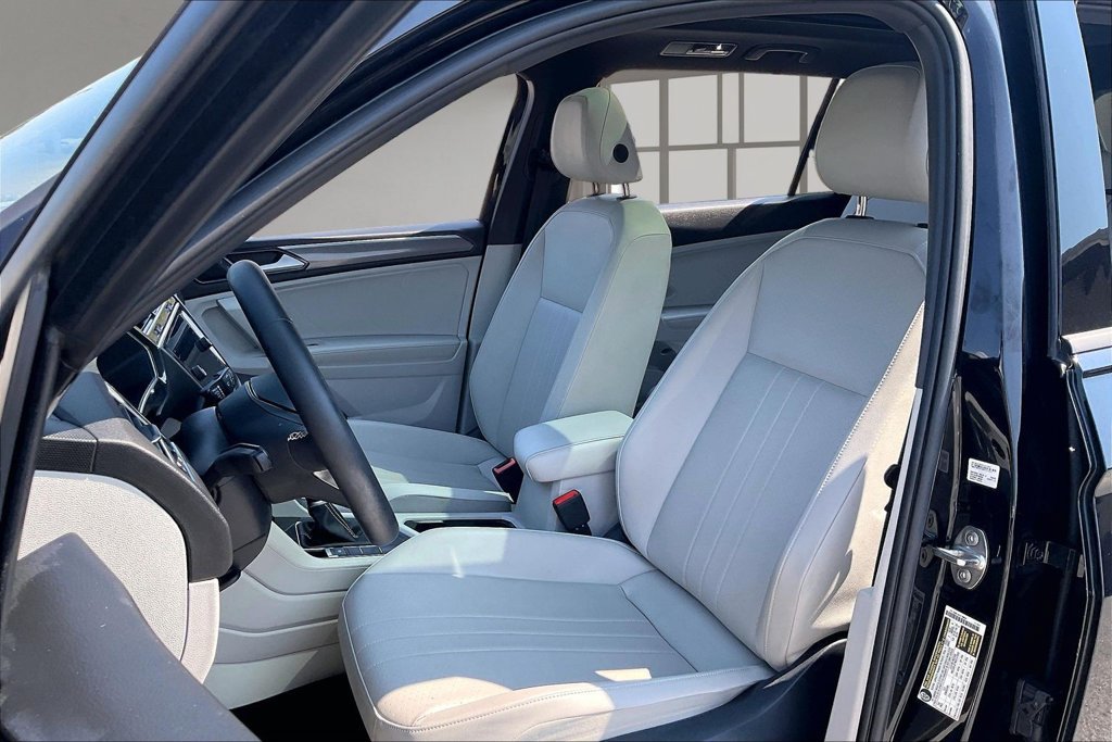 Used 2023 Volkswagen Tiguan SE R-Line FWD image 20