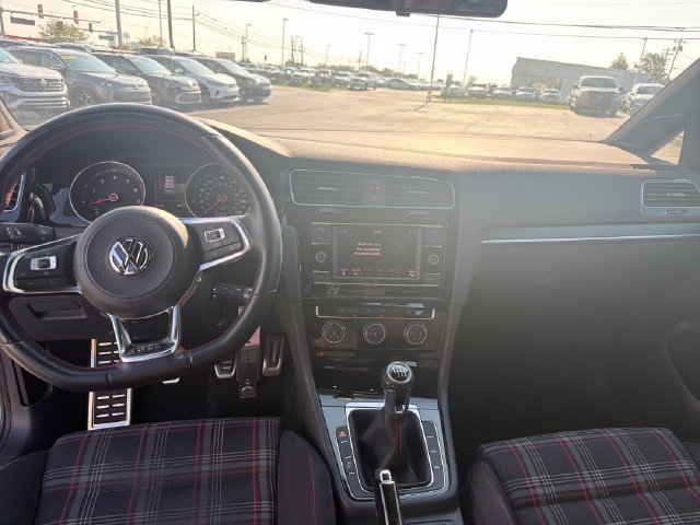 Used 2019 Volkswagen Golf 4-Door FWD image 12