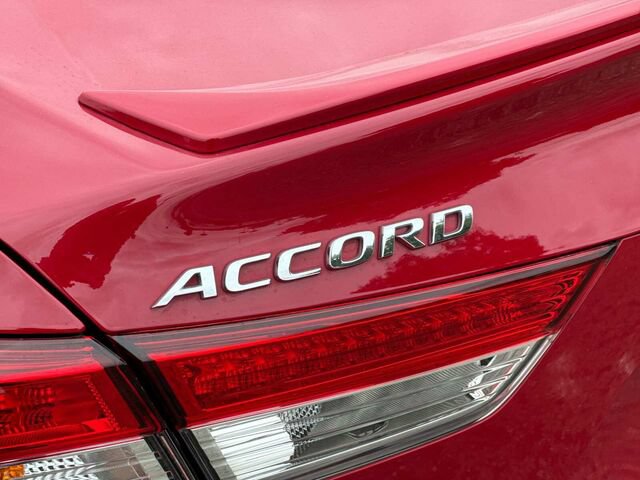 Used 2018 Honda Accord Sport image 31