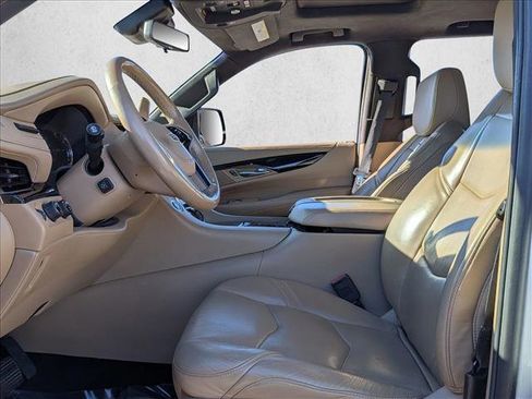 Used 2018 Cadillac Escalade Platinum image 14