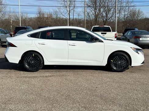 New 2026 Nissan Sentra SV image 39