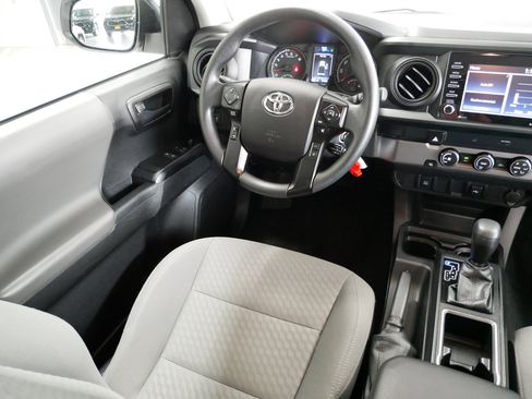 Certified 2022 Toyota Tacoma SR image 10