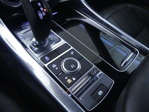 Used 2020 Land Rover Range Rover Sport HST image 15