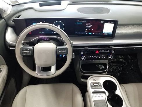 Used 2026 Hyundai Ioniq 9 Calligraphy AWD/4WD image 3