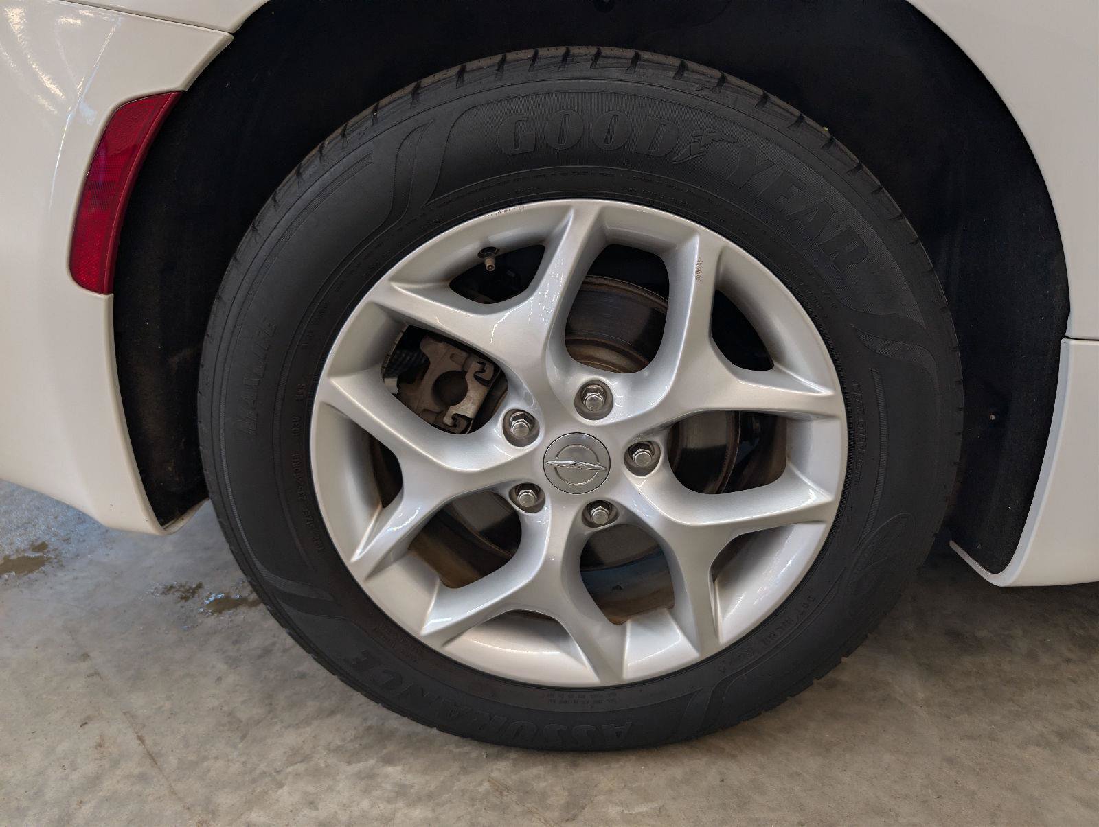 Used 2019 Chrysler Pacifica Touring-L Plus w/ Advanced Safetytec Group FWD image 46