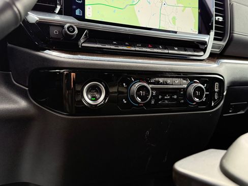 Used 2024 Chevrolet Silverado 1500 RST image 20