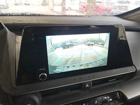 Used 2025 Toyota Prius LE image 22